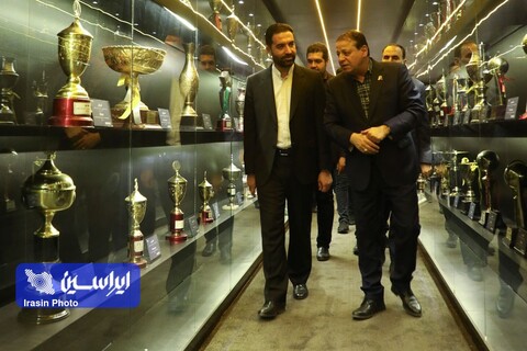 بازدید علیرضا ایزدی از ورزشگاه نقش جهان