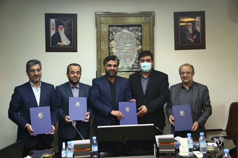 امضای تفاهم‌نامه ۴ جانبه احداث خط و پست ۴۰۰ کیلو ولت تامین برق صنایع و معادن نهبندان