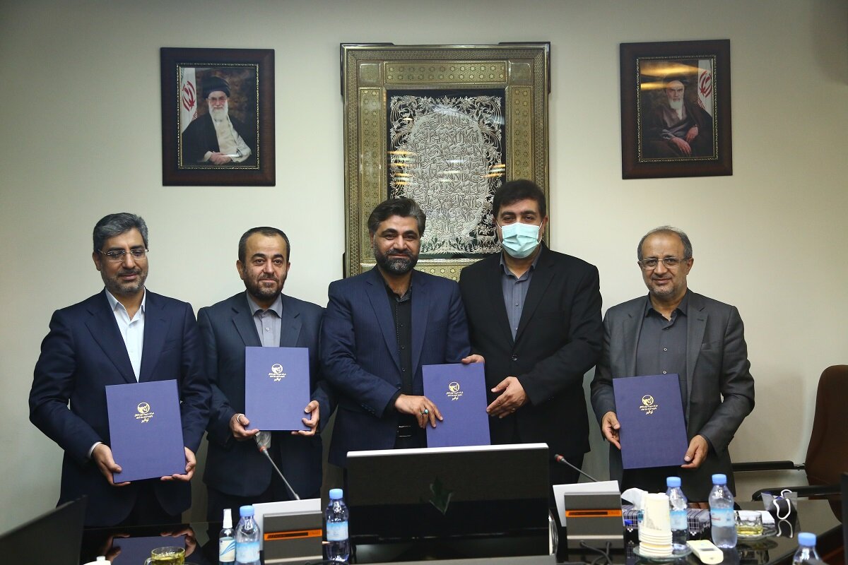 امضای تفاهم‌نامه ۴ جانبه احداث خط و پست ۴۰۰ کیلو ولت تامین برق صنایع و معادن نهبندان