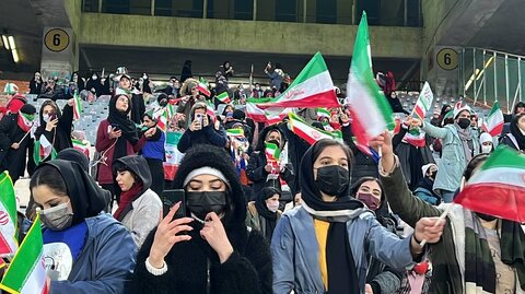 بانوان مهمان ویژه دیدار استقلال و مس