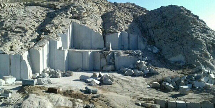 بررسی راهکارهای توسعه معادن و اجرای سایت گردشگری ژئوتوریسم در استان چهارمحال و بختیاری