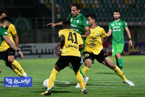 دیدار تیم‌های ذوب‌آهن و فولاد مبارکه سپاهان