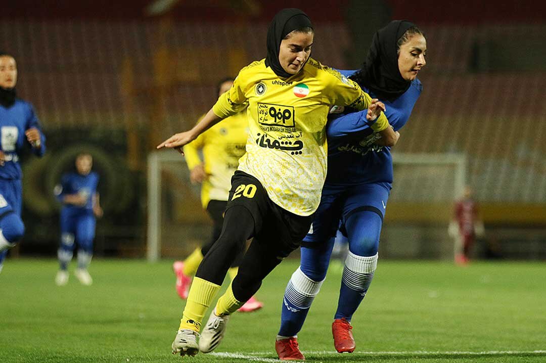 با قلبم برای سپاهان بازی می‌کنم/ با سپاهان سفید امضاء می‌کنم