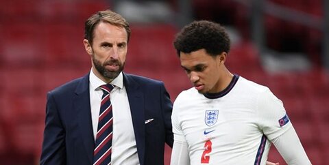 انتقادها از سرمربی انگلیسی به اوج رسید؛ تو محافظه‌کاری!