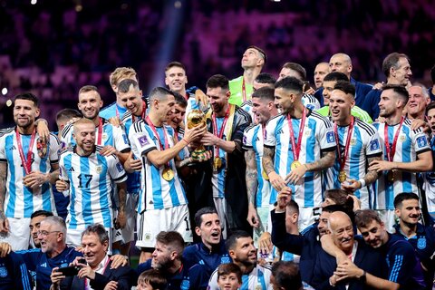 تصاویری خاص از جشن قهرمانی آرژانتین/ خانواده مسی هم آمدند