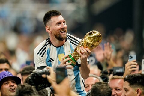 مسی: فعلاً قرار نیست خداحافظی کنم!