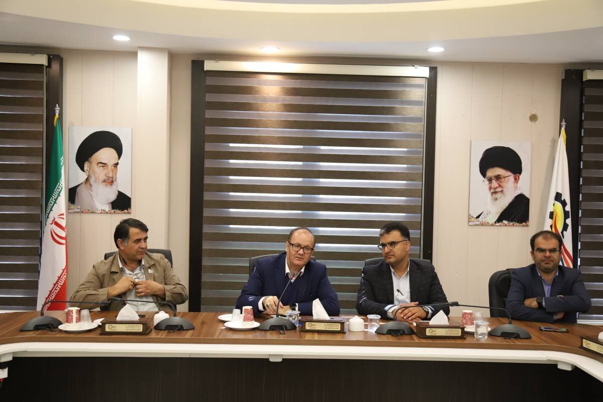 به تمام نقاط قوت شهرستان لامرد به چشم ظرفیت می نگریم