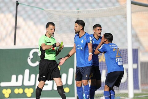 همرنگ داور دیدار سپاهان مقابل پیکان شد
