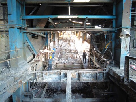 آغاز تعمیرات اساسی ماشین چدن ریزی کوره بلند ذوب آهن اصفهان