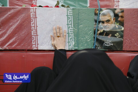 تجدید بیعت کارکنان شرکت های ورق خودرو و فولاد سفید دشت چهارمحال و بختیاری با آرمان های رهبر انقلاب و شهدا