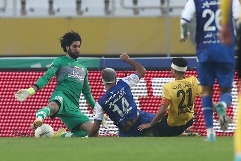 خلاصه بازی سپاهان – استقلال/ گل تماشایی نورافکن و پنالتی رضاییان