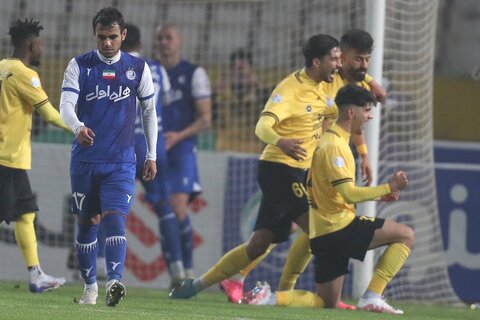 استقلال در آخرین ثانیه‌ها تسلیم سپاهان شد