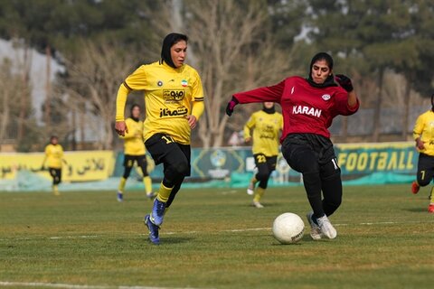 بانوان سپاهانی حریف را چهارتایی کردند