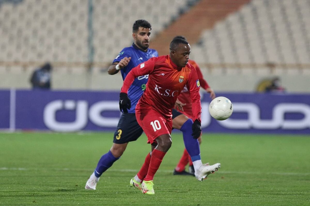 بازگشت ستاره سابق استقلال و فولاد به کشورش