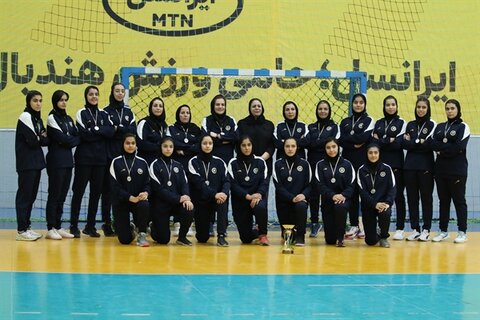 دختران هندبالیست سپاهان نایب‌قهرمان شدند