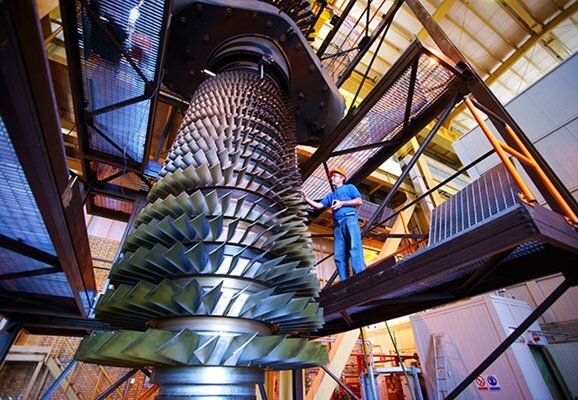 مپنا آخرین تولیدات بومی خود را برای دانشجویان و دانش‌آموزان به نمایش درمی‌آورد