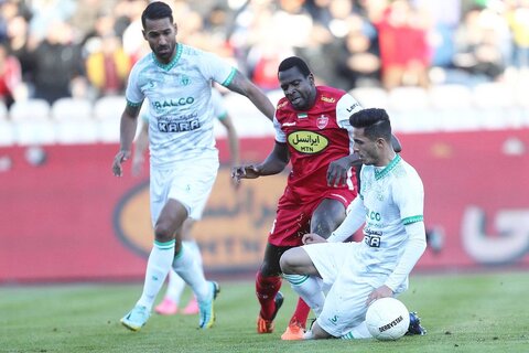 توقف پرسپولیس مقابل اراکی‌ها و صدرنشینی سپاهان