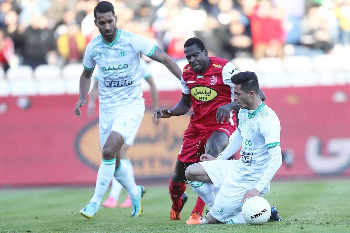 توقف پرسپولیس مقابل اراکی‌ها و صدرنشینی سپاهان