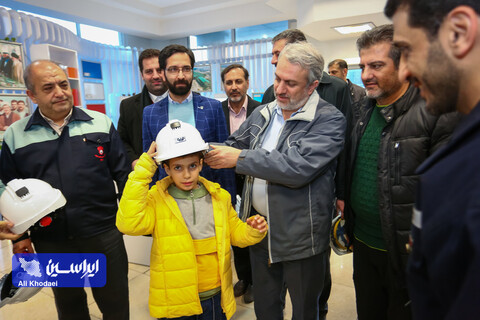 آیین رونمایی از ورق فولاد زنگ‌نزن شرکت فولاد مبارکه