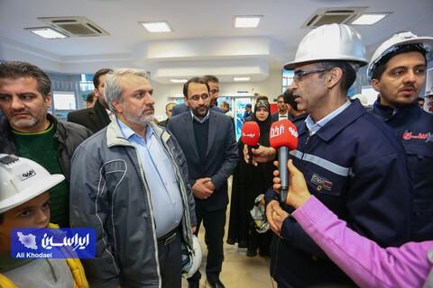 آیین رونمایی از ورق فولاد زنگ‌نزن شرکت فولاد مبارکه