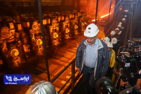 آیین رونمایی از ورق فولاد زنگ‌نزن شرکت فولاد مبارکه