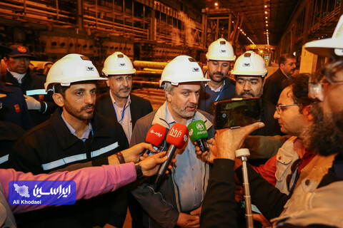 آیین رونمایی از ورق فولاد زنگ‌نزن شرکت فولاد مبارکه