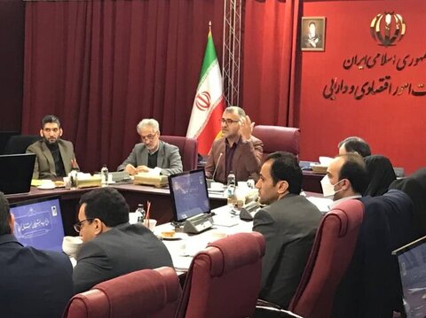 برای مبارزه با فساد مالی و مقابله با پولشویی با کسی تعارف نداریم