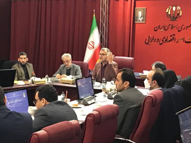 برای مبارزه با فساد مالی و مقابله با پولشویی با کسی تعارف نداریم