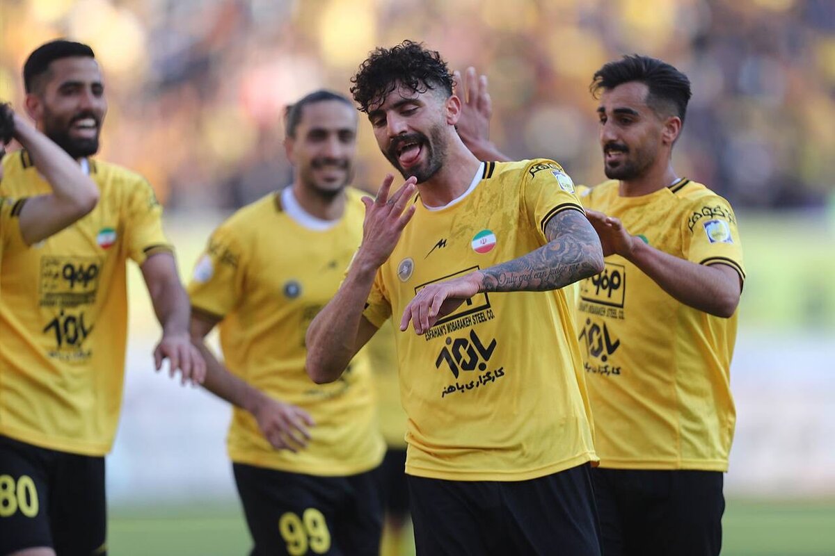 شکایت مدافع سپاهان از استقلال