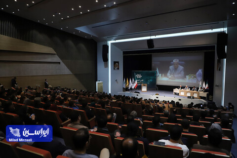 اولین کنفرانس چشم انداز بازار سرمایه ۱۴۰۲