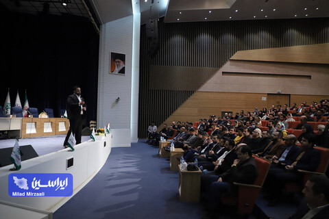 اولین کنفرانس چشم انداز بازار سرمایه ۱۴۰۲