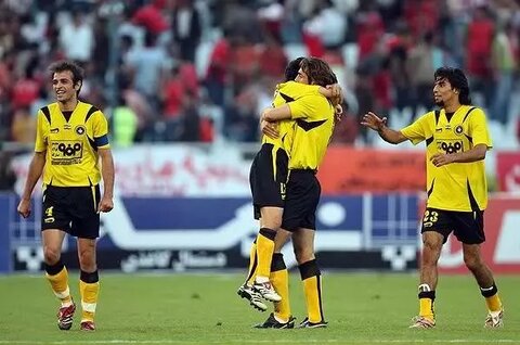 بررسی تقابل‌های سپاهان و پرسپولیس در جام حذفی/ روایتی جذاب از ال‌کلاسیکوی وطنی؛ ۹ دقیقه ۹ نفره