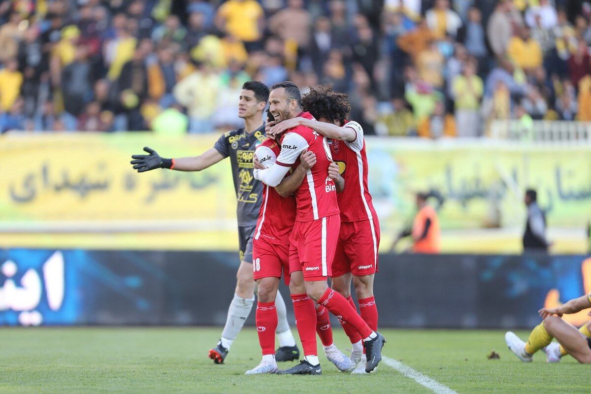 خلاصه بازی سپاهان – پرسپولیس/ اشتباهات مکرر خط دفاعی زردپوشان