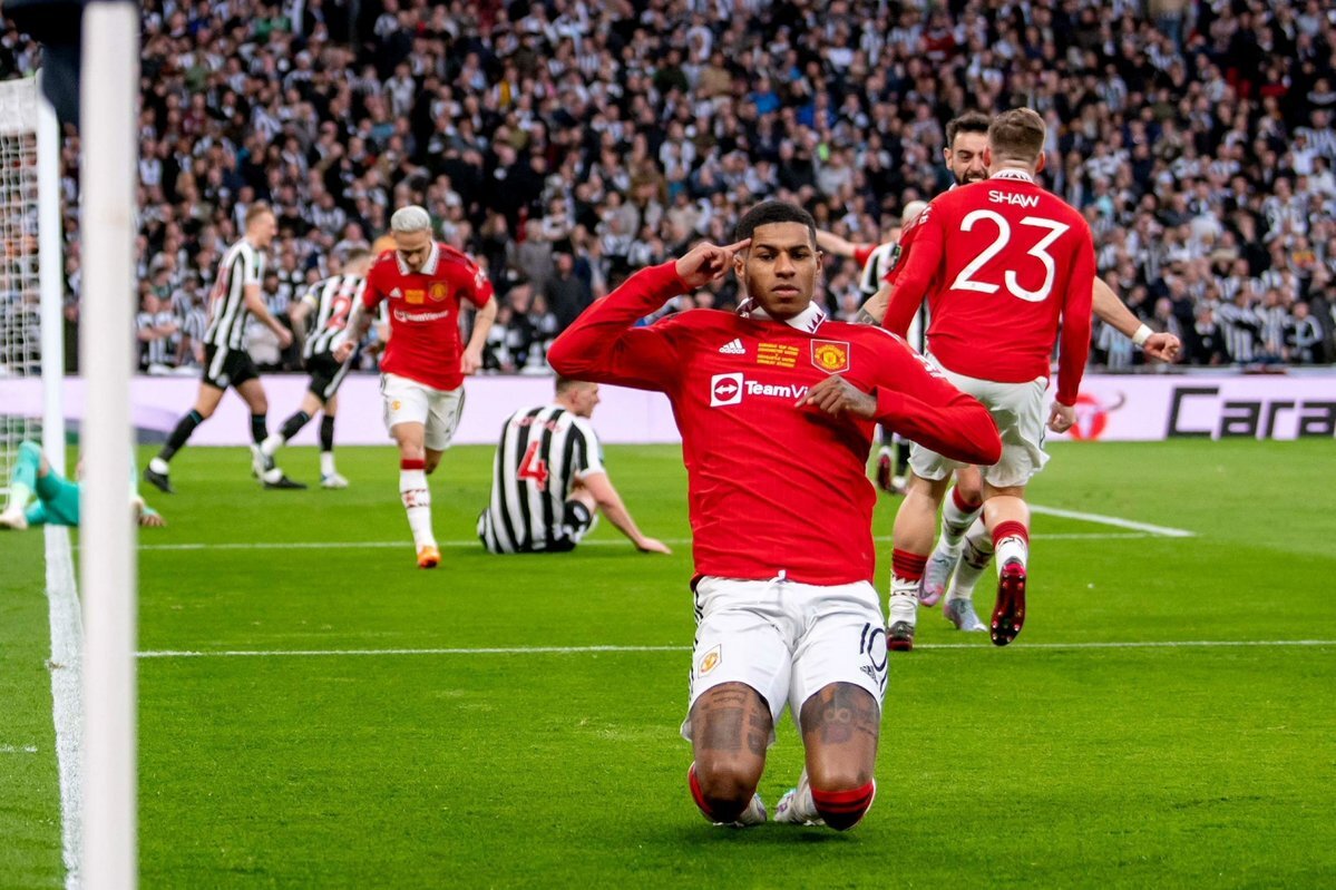 خلاصه بازی منچستریونایتد – نیوکاسل/ جام تازه برای شیاطین‌سرخ