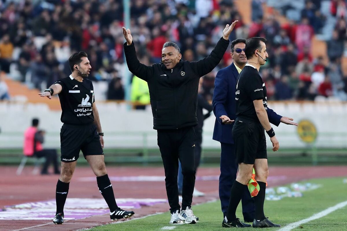 مورایس: شادی با هواداران سپاهان باشد برای روز قهرمانی