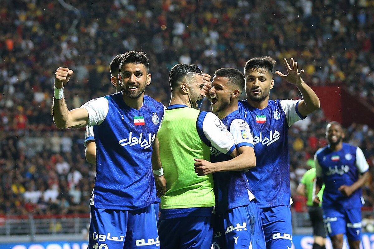 استقلال در آخرین بازی سال جای پرسپولیس را گرفت