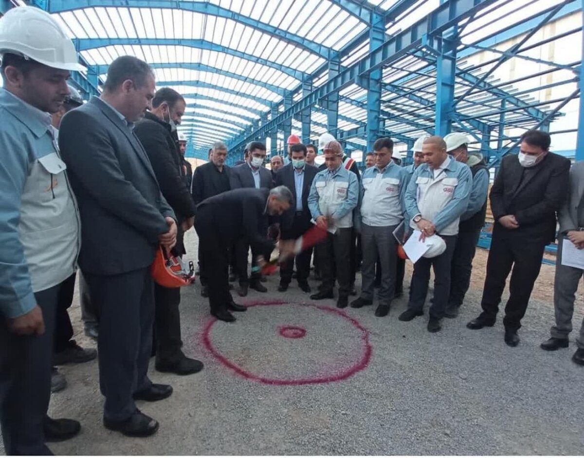بازدید وزیر کار از فولاد تاراز و کلنگ زنی طرح توسعه واحد اسیدشویی این شرکت 