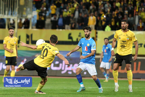 خلاصه بازی سپاهان – صنعت نفت/ تک گل رامین برای ۳ امتیاز