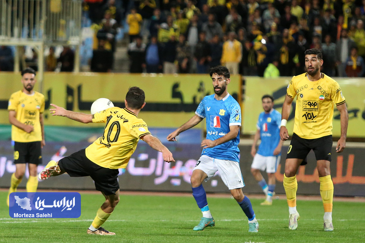 خلاصه بازی سپاهان – صنعت نفت/ تک گل رامین برای ۳ امتیاز