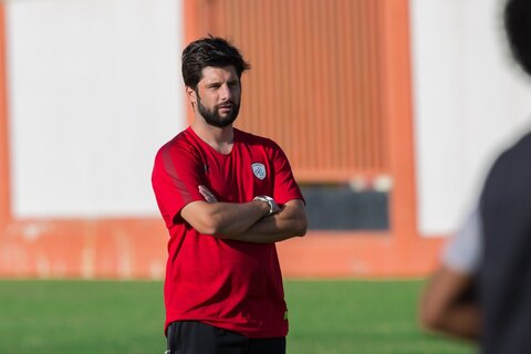 نساجی مطهری را برکنار و یک اسپانیایی را جانشین او کرد