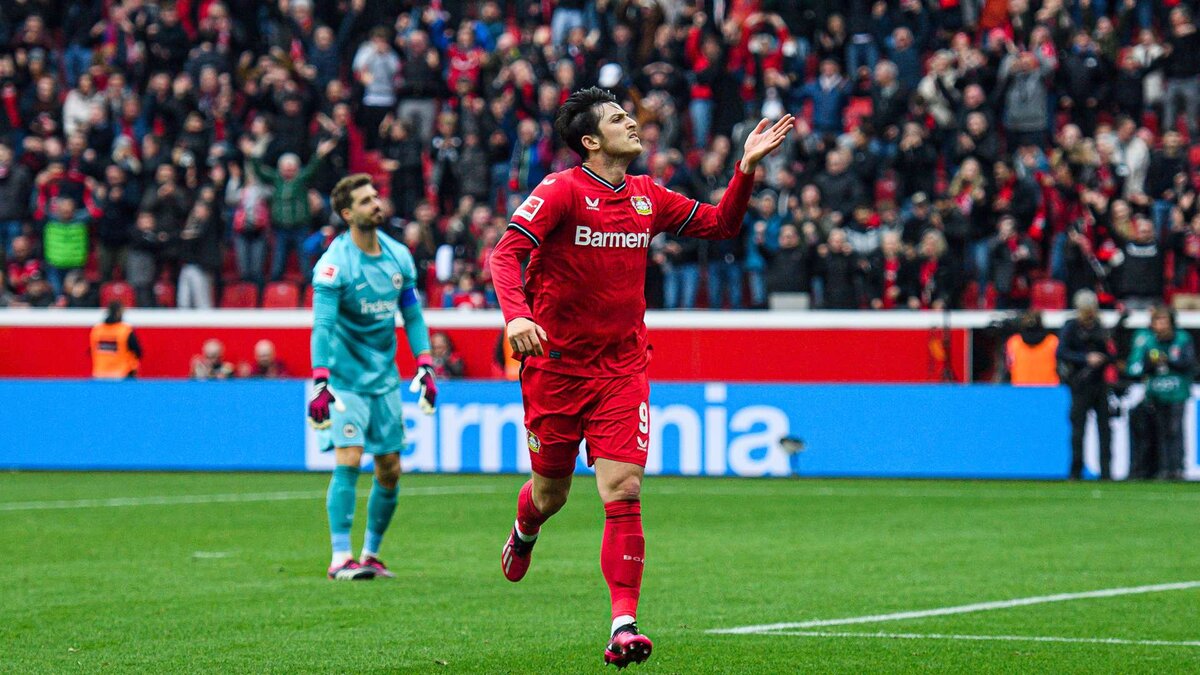 درخشش دوباره سردار آزمون با گلزنی در دیدار بایرلورکوزن – فرانکفورت