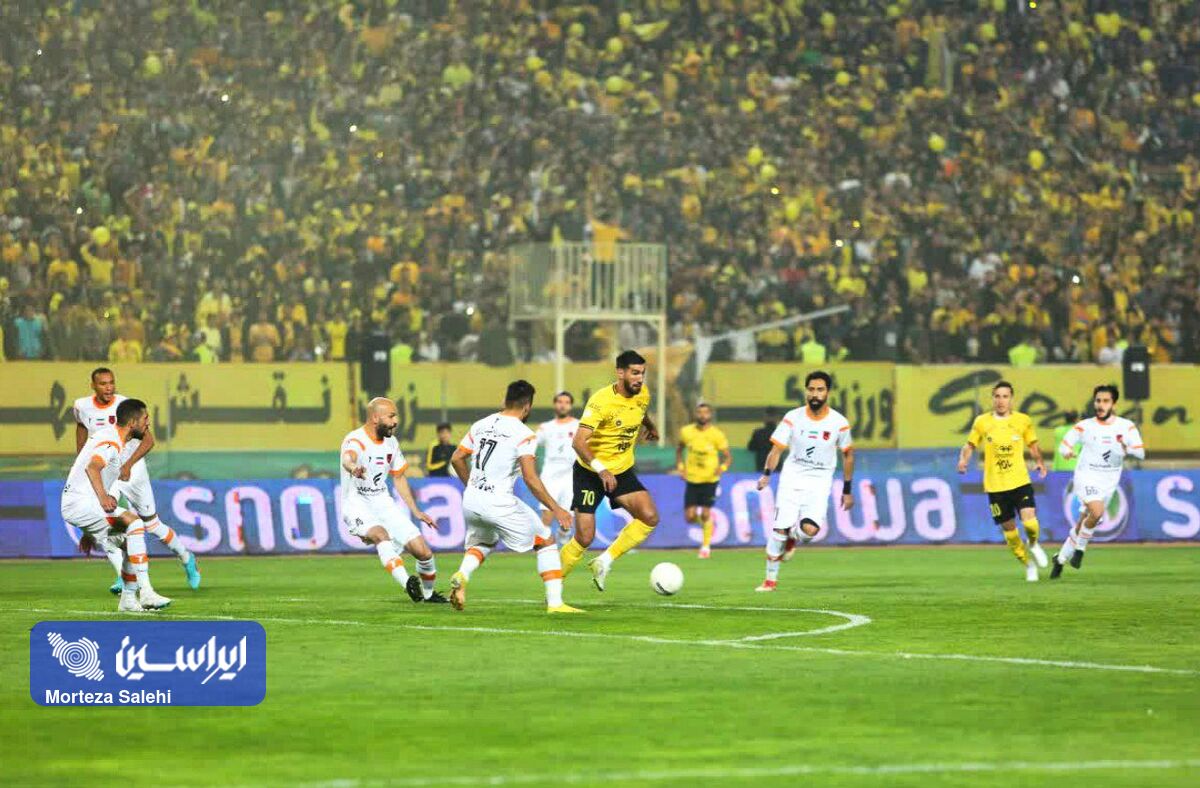 خلاصه بازی سپاهان – مس رفسنجان/ سوپرگل نورافکن برای برد شیرین