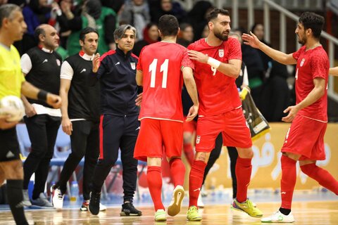 تیم ملی فوتسال قاطعانه ازبکستان را برد