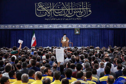 کارگران ستون فقرات تولید هستند/ سعی کردند جامعه‌ کارگری را مقابل نظام قرار بدهند اما به‌خاطر هوشمندی کارگران نتوانستند