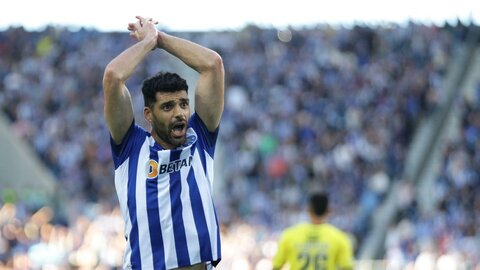 گل‌های مهدی طارمی در لیگ برتر پرتغال ۲۰۲۳-۲۰۲۲ را ببینید