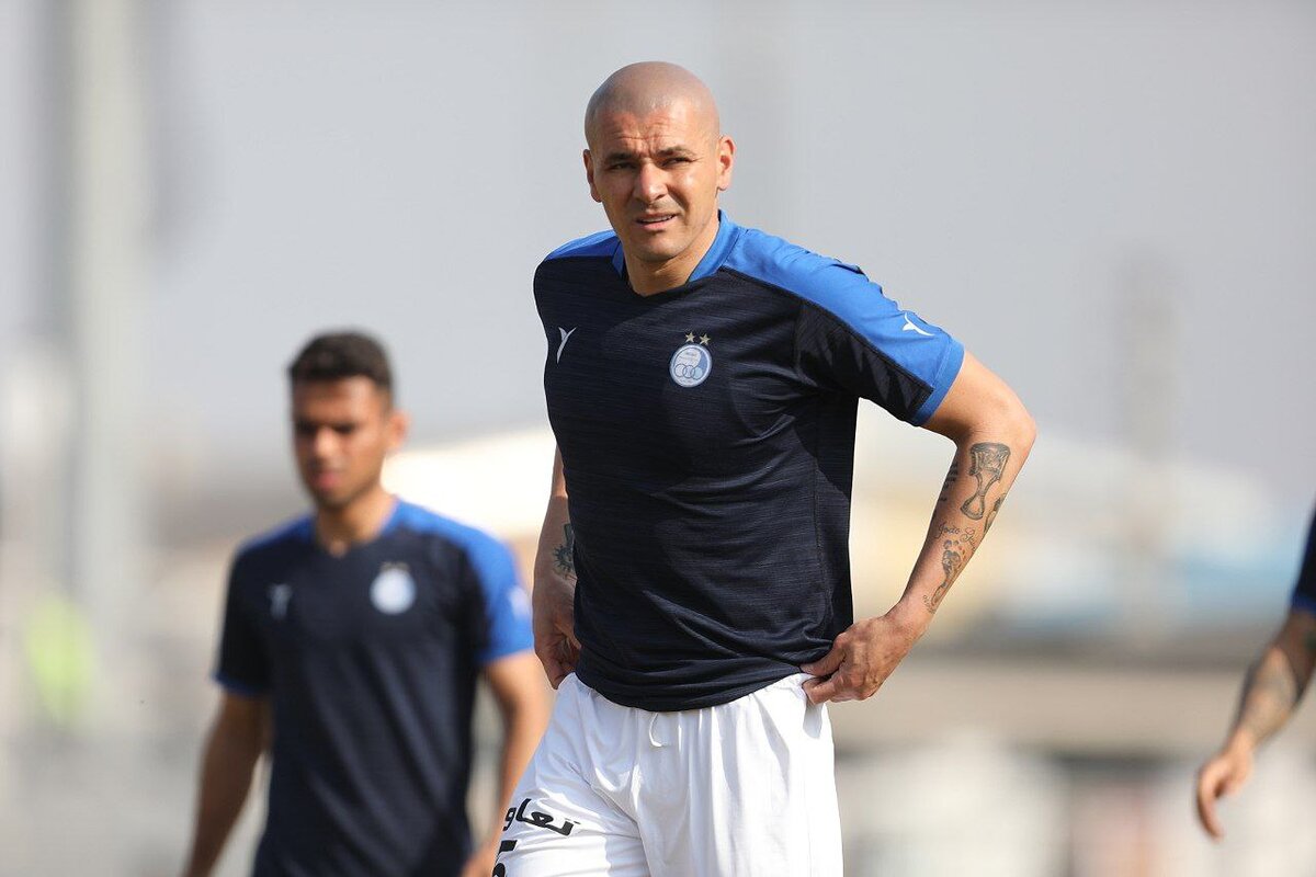 جزئیات سرقت تلفن همراه مدافع خارجی استقلال