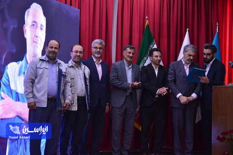 آیین بزرگداشت روز کار و کارگر و تجلیل از کارگران نمونه گروه سرمایه‌گذاری توکافولاد