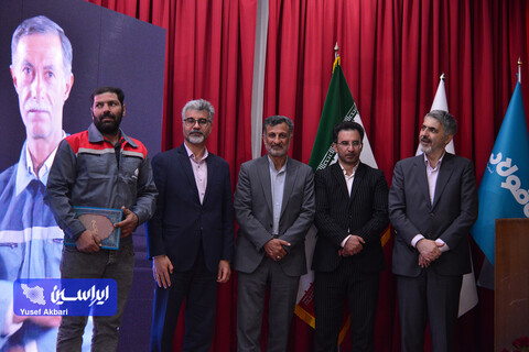 آیین بزرگداشت روز کار و کارگر و تجلیل از کارگران نمونه گروه سرمایه‌گذاری توکافولاد