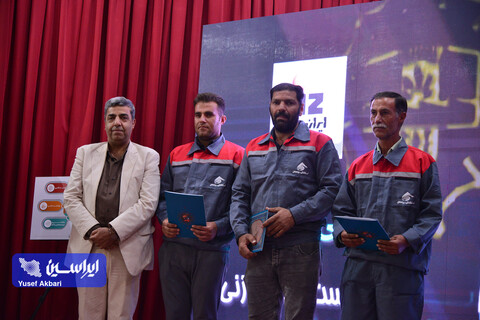 آیین بزرگداشت روز کار و کارگر و تجلیل از کارگران نمونه گروه سرمایه‌گذاری توکافولاد