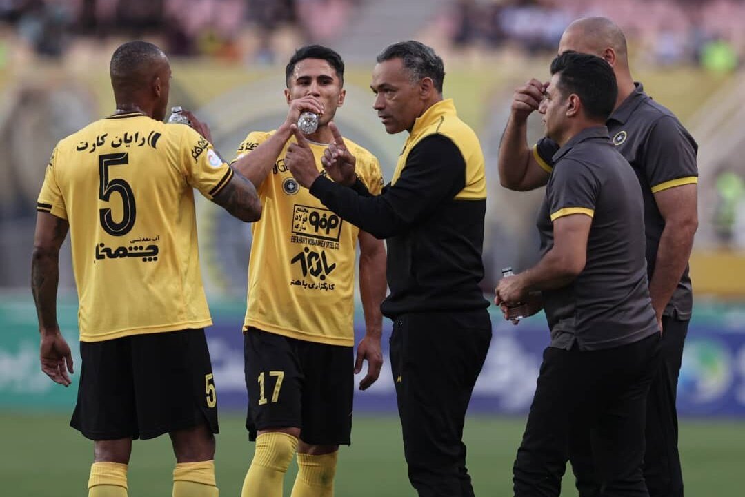 بازگشت مورایس به اصفهان